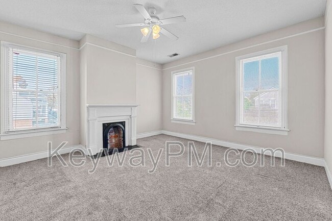 Building Photo - 320 Telfair St