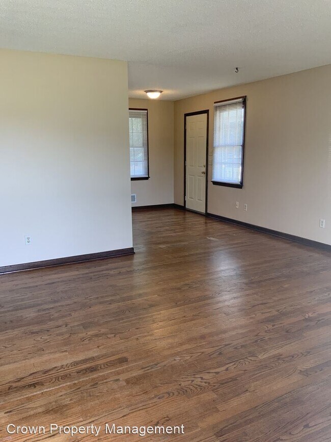 Building Photo - 3 br, 1.5 bath House - 114 Meadow Wood Drive