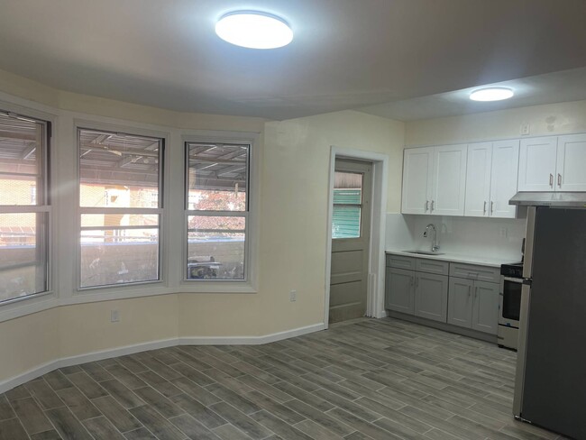 Foto del edificio - 2430-2485 85th St