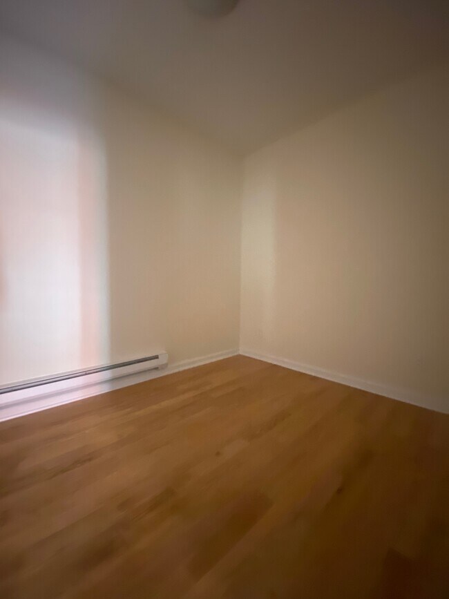 BEDROOM - 273 Mott St