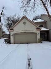 Building Photo - 5261 Pebble Ln