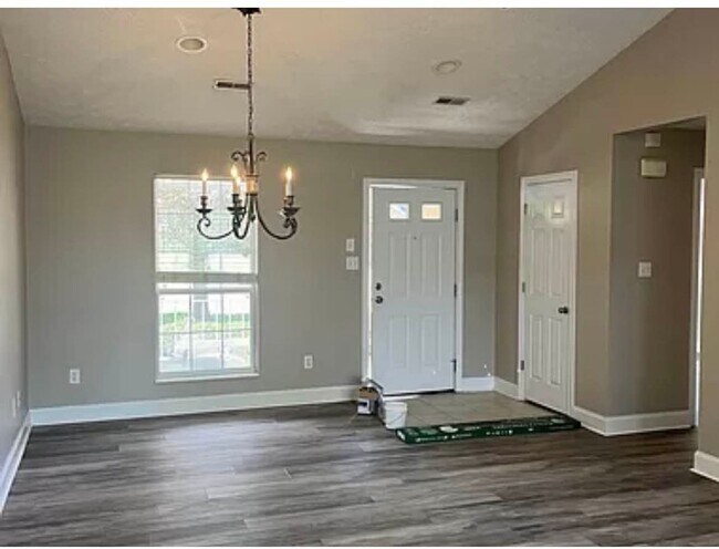 Building Photo - Knoxville 37919 - 3 bedroom, 2 bath - Cont...