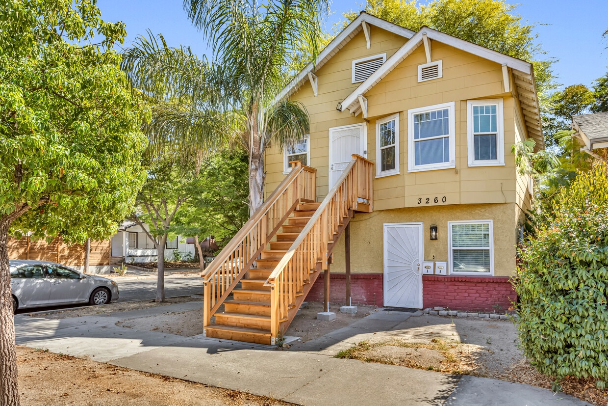 Primary Photo - 3260 V St