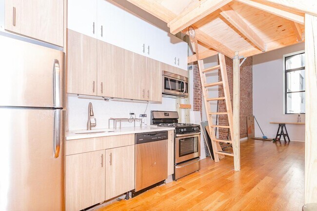 Building Photo - 618 Bushwick Ave
