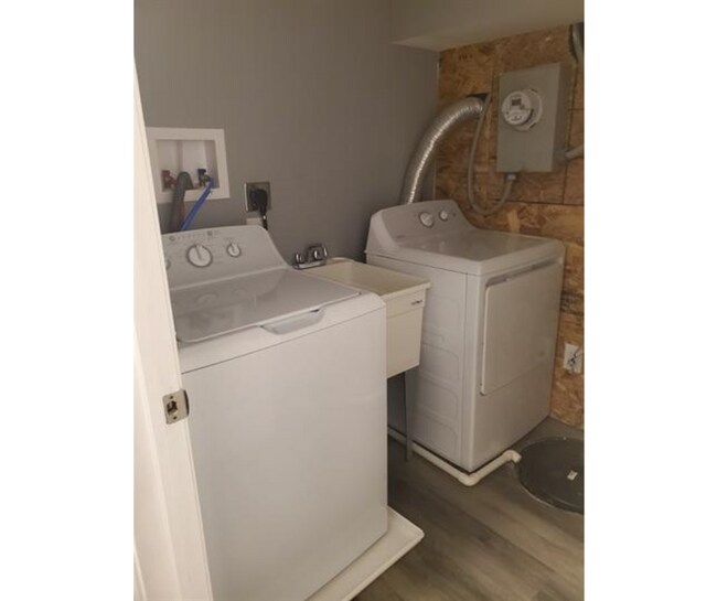 Foto del edificio - 1607 Division St