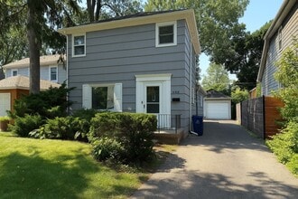 Building Photo - 558 Broadview Ave