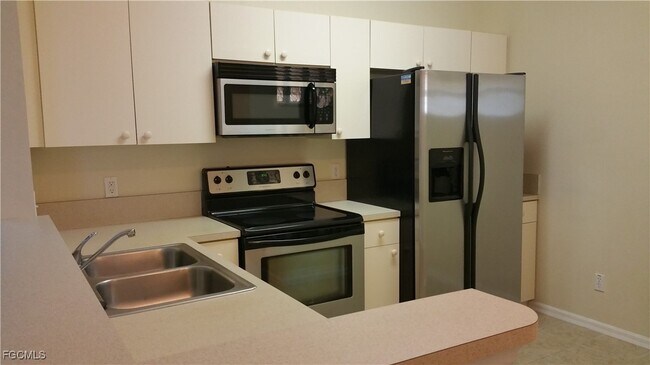 Foto del edificio - 4117 Bellasol Cir