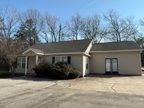 Building Photo - 114 George St