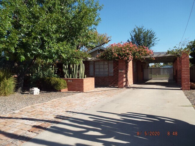 Building Photo - UNIQUE PROPERTY, AMAZING NEIGHBORHOOD, ENO...
