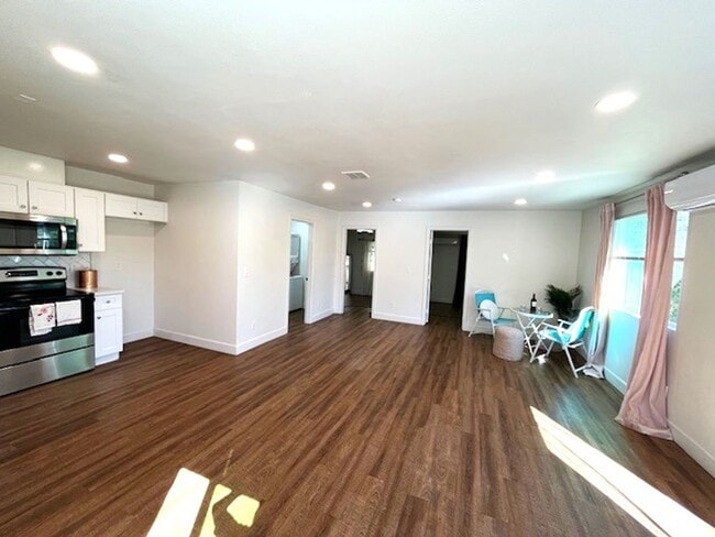 Photo - 4773 Sierra St Apartment