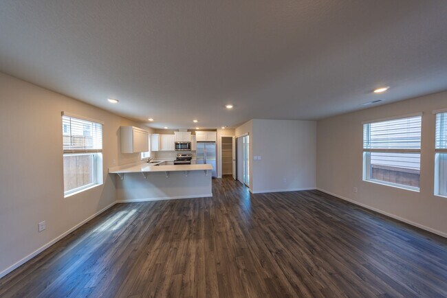 Foto del edificio - 3 bedroom home in Ridgefield w/ AC - Built in 2024