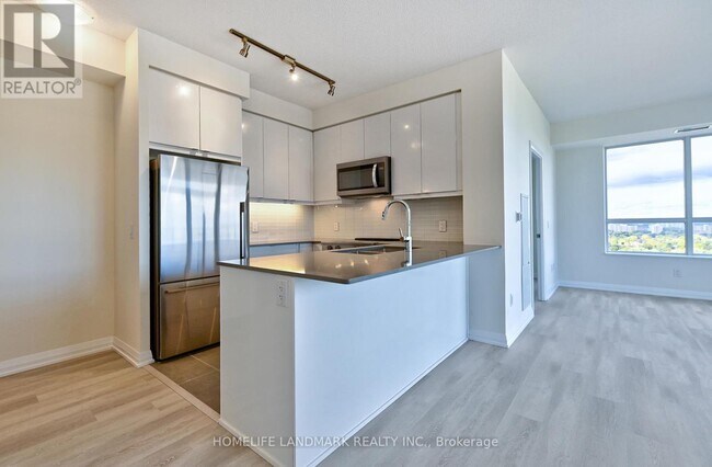 Photo du bâtiment - 3270 Sheppard Ave E