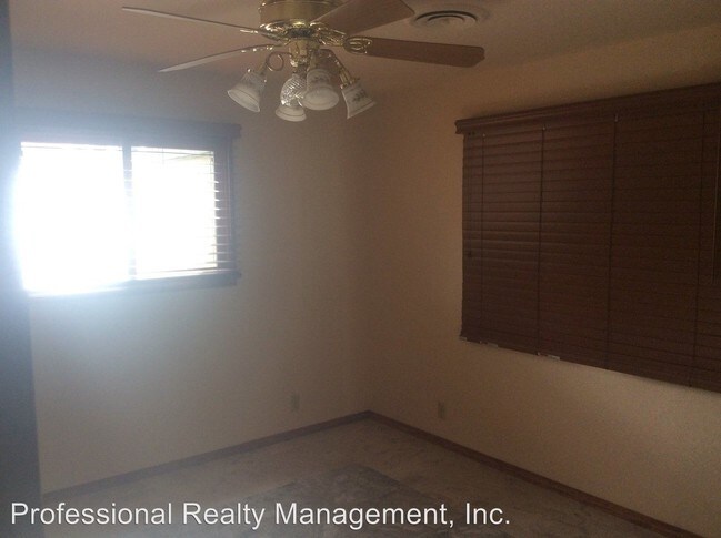Foto del edificio - 4 br, 3 bath House - 715  FRANCIS ST.
