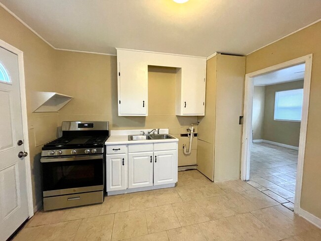 Building Photo - A place to call your own ** Section 8 appr...