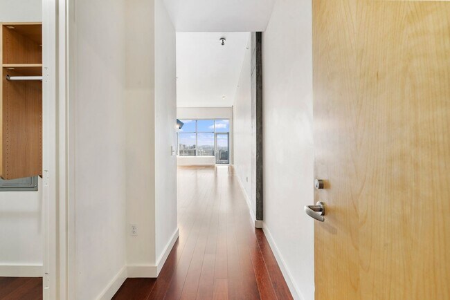 Foto del edificio - The Civic - 2 bed/2 bath, east facing 16th...