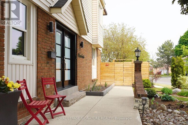 Building Photo - 4127 Trellis Crescent