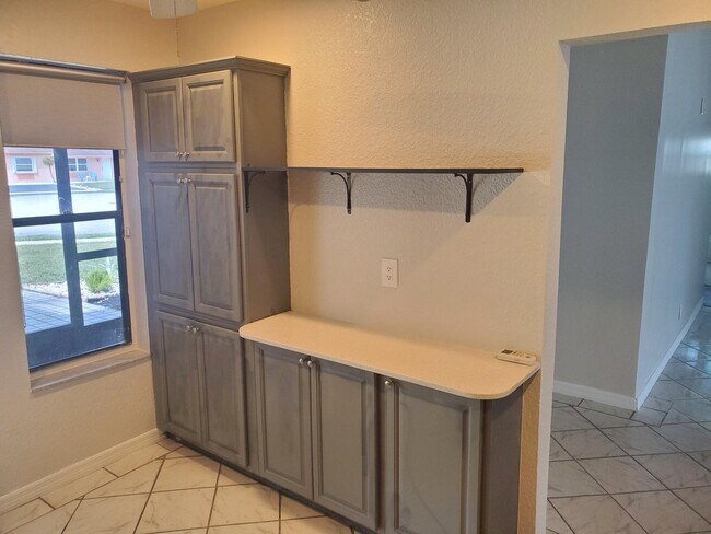 Building Photo - 9481 Southampton Pl