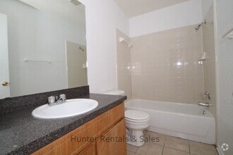 Building Photo - 4400 Deek Dr