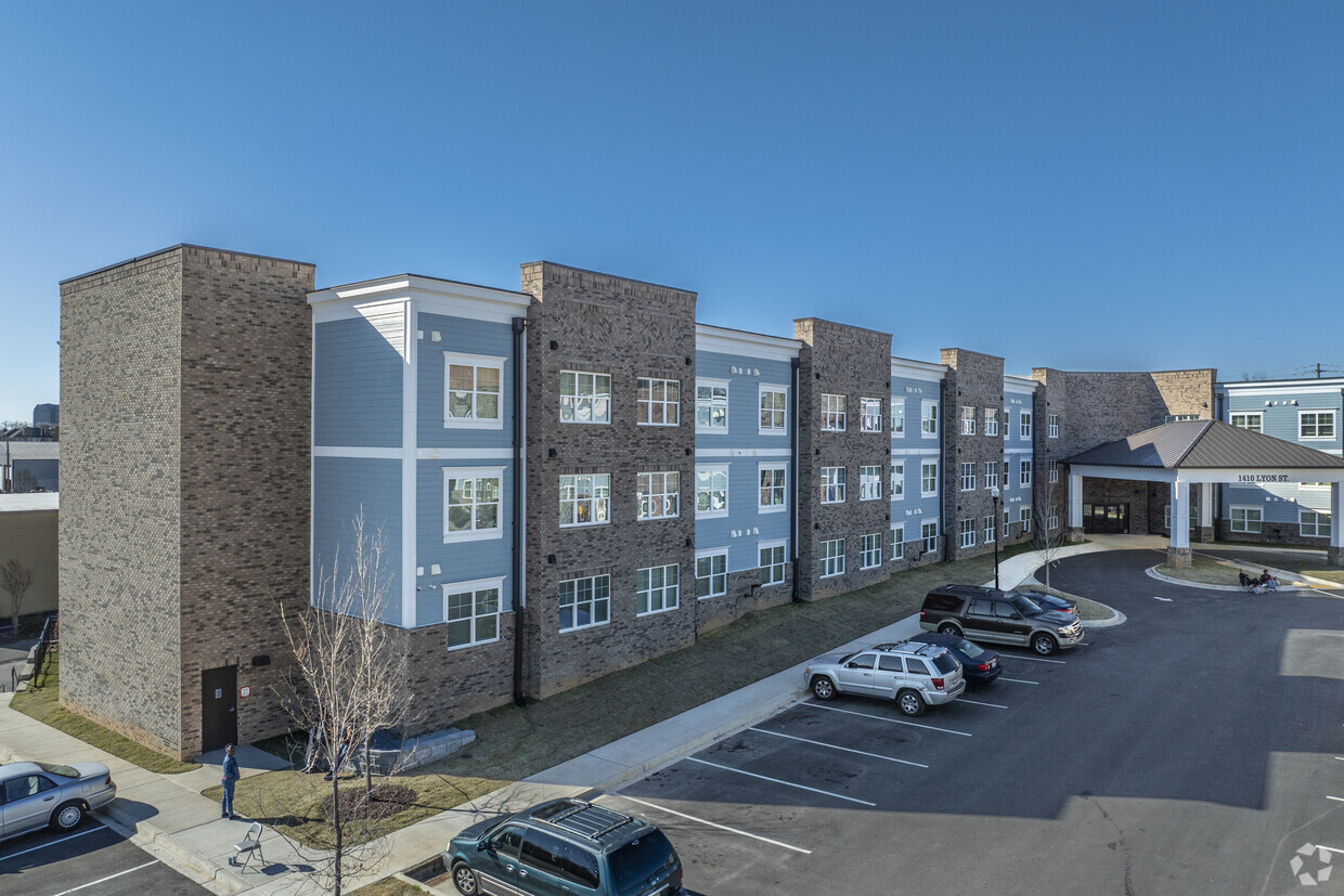 Primary Photo - Oaks Terrace Senior Housing