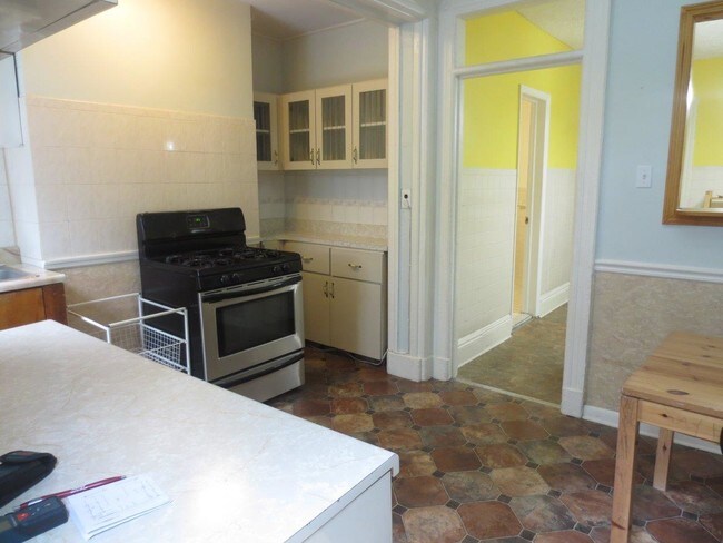 Building Photo - 361 14th St