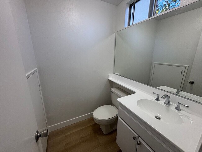 Foto del edificio - 2-Bedroom Townhouse with Community Pool & ...