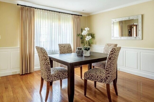 Foto del edificio - 20 Metacomet Rd