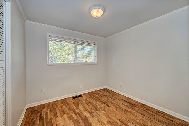 Building Photo - Lynnwood Rambler
