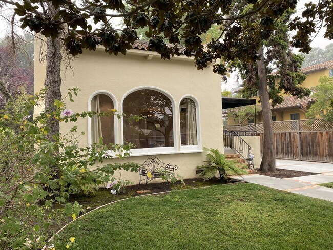 Building Photo - 167 Barroilhet Ave