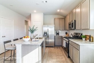 Building Photo - 11011 Inflow Dr