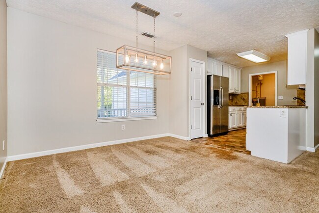 Building Photo - 725 Grove Pointe Cir