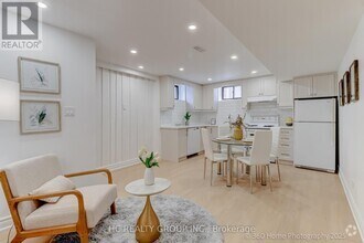 Building Photo - 597 Conacher Dr