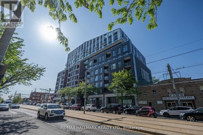 Photo du bâtiment - 1808-1808 St Clair Ave W