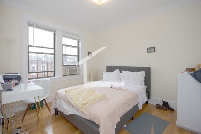 Building Photo - Top-notch and unique Allston Apt...
