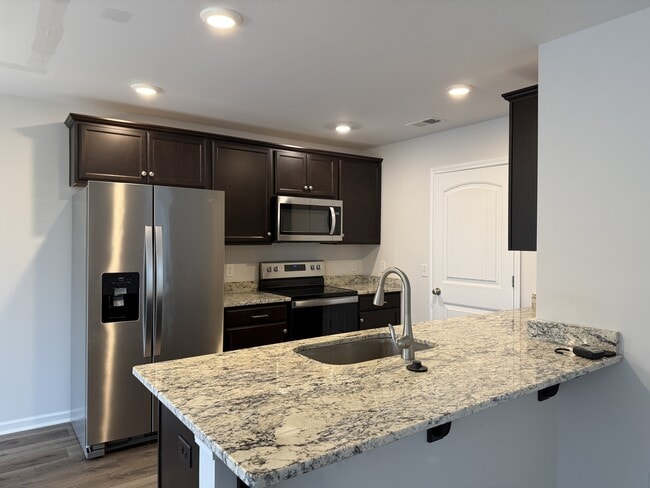 Foto del edificio - 42 Marsh Salt Ln