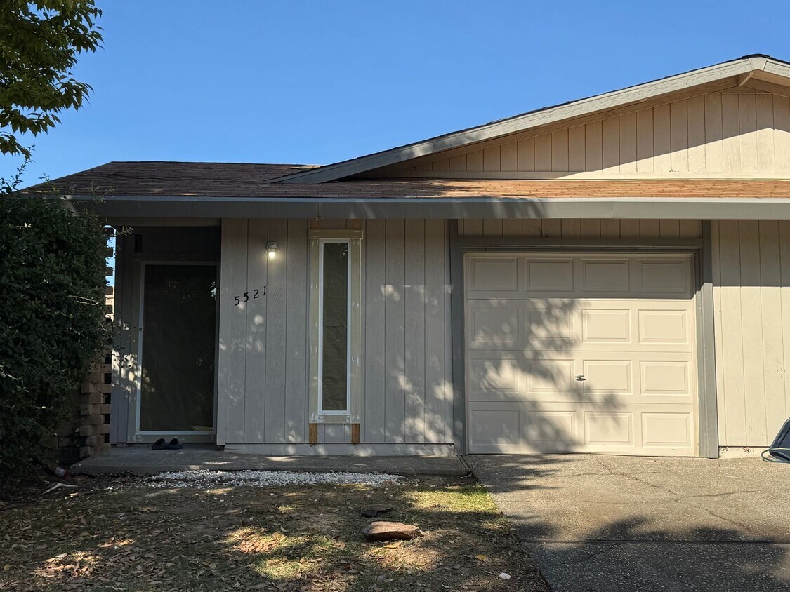 Foto principal - 5521-5523 Missie Way