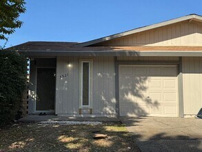Building Photo - 5521-5523 Missie Way