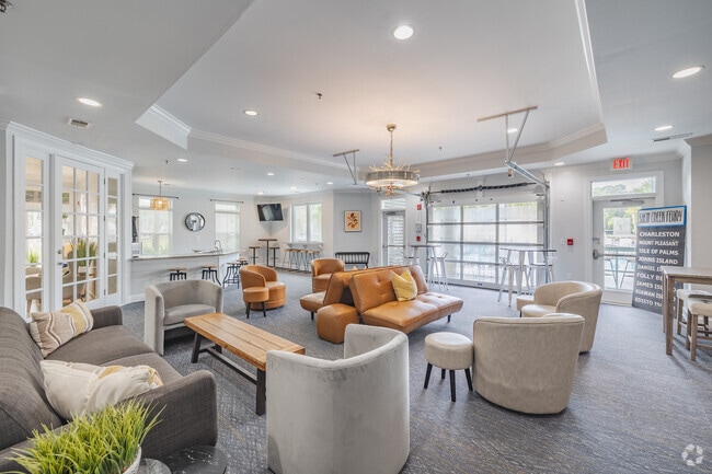 Building Photo - Channel Family Apartment Homes