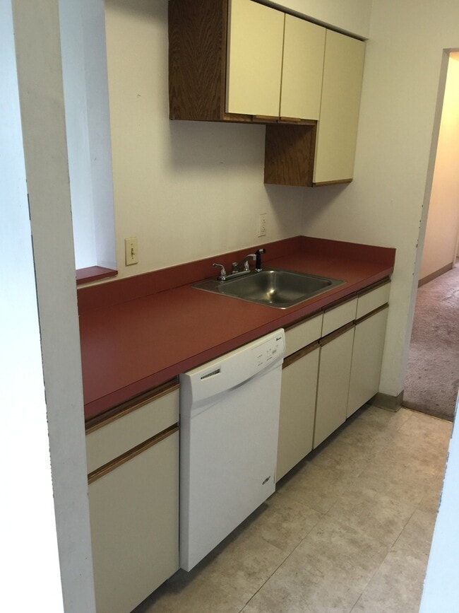 Foto del edificio - Spacious 3-bed 1.5 Bath in Excellent Neighborhood