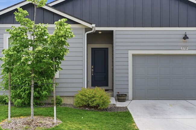 Foto del edificio - 5709 W Morgantown Ln