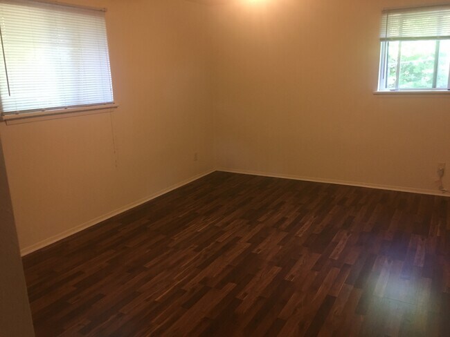 Foto del edificio - 4650 Capital Ave SW