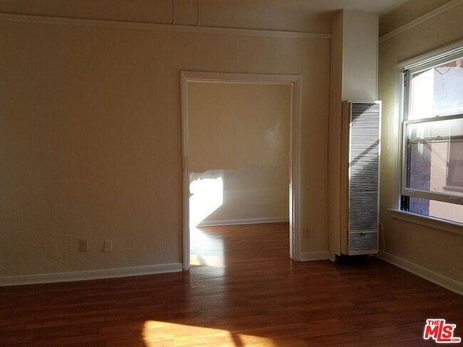 Foto del edificio - 607 S Dunsmuir Ave