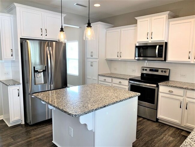 Building Photo - Newer Home in Reedy Fork, SS Appliance, Gr...