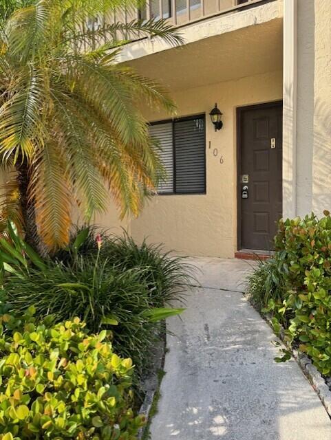 Building Photo - 6649 Somerset Dr