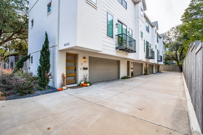 Building Photo - 4032 Herschel Ave