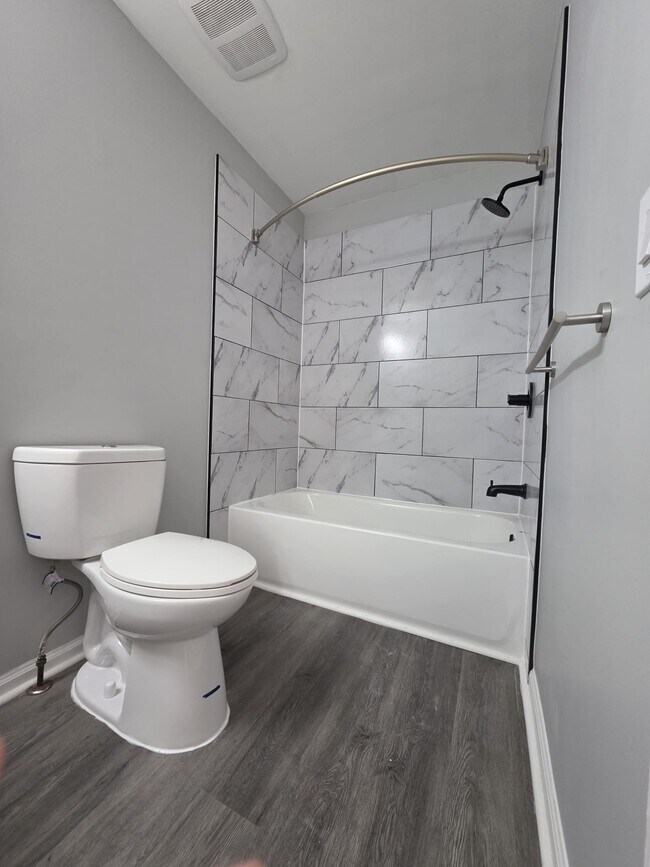 Foto del edificio - 223 N Tatnall St