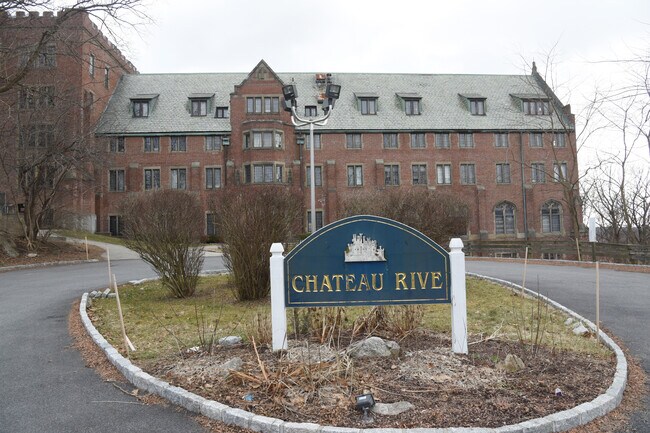 Building Photo - 103 Chateau Rive