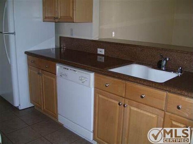 Foto del edificio - 9380 Twin Trails Dr