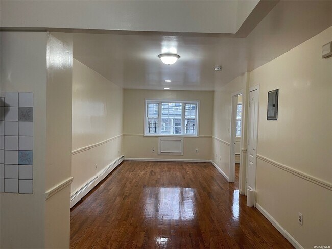 Building Photo - 106-34 156th St