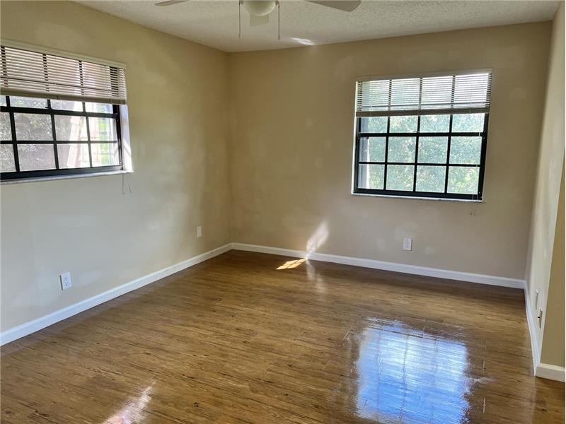 Foto principal - 4149 Oak Terrace Dr