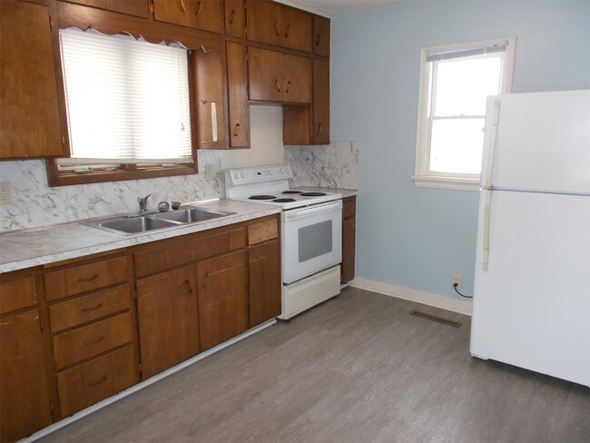 Building Photo - 1524 N Sycamore St